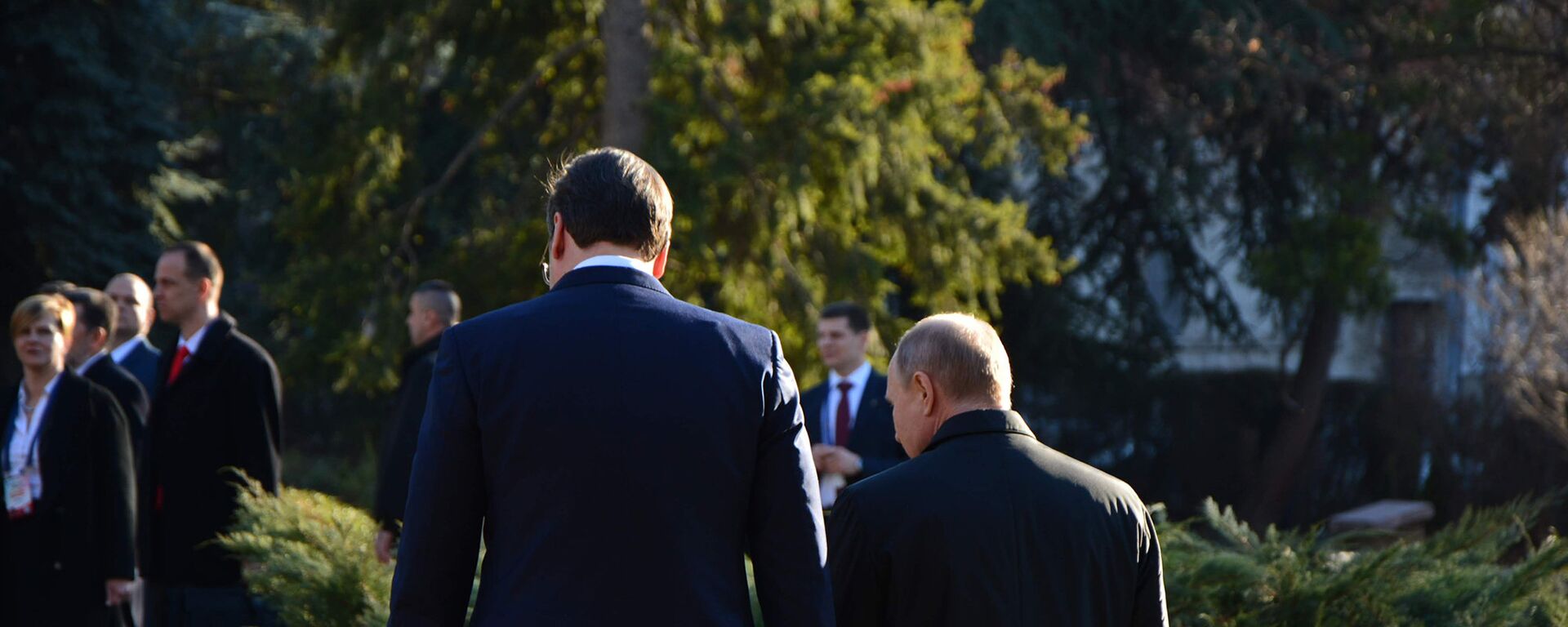 Predsednici Rusije i Srbije, Vladimir Putin i Aleksandar Vučić, na Groblju oslobodiocima Beograda - Sputnik Srbija, 1920, 02.04.2023