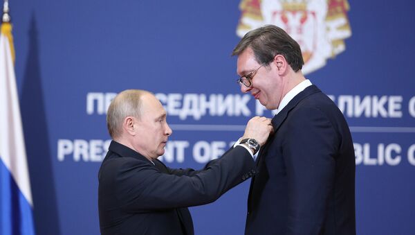 Ruski predsednik Vladimir Putin predaje Orden Aleksandra Nevskog predsedniku Srbije Aleksandru Vučiću - Sputnik Srbija