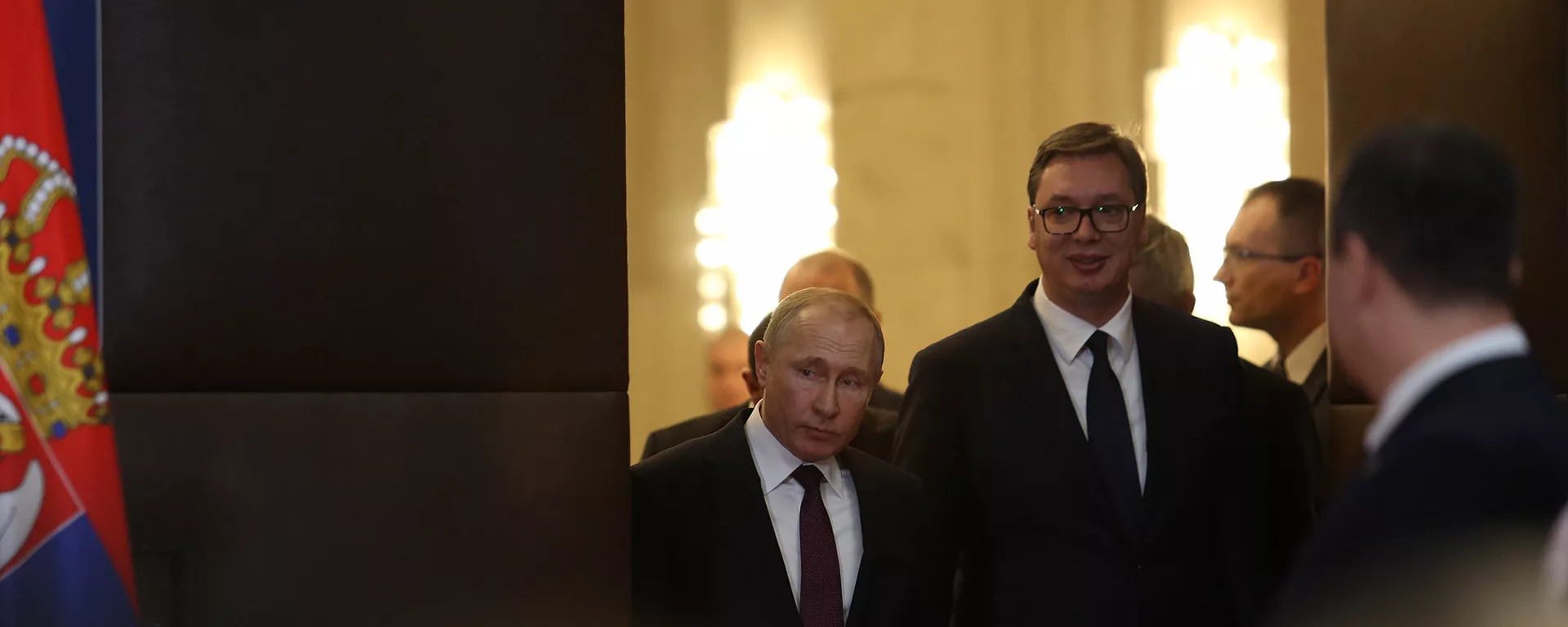 Ruski i srpski predsednik, Vladimir Putin i Aleksandar Vučić, stižu na konferenciju za medije u Beogradu - Sputnik Srbija, 1920, 15.10.2021