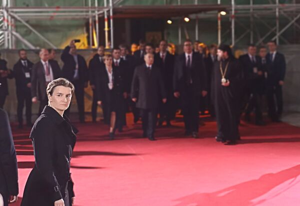 Premijerka Srbije Ana Brnabić u Hramu Svetog Save Premijerka Srbije Ana Brnabić u Hramu Svetog Save - Sputnik Srbija