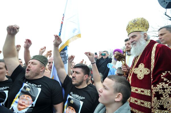 Patrijarh Irinej sa vernicima u Zemunu Patrijarh Irinej sa vernicima u Zemunu - Sputnik Srbija