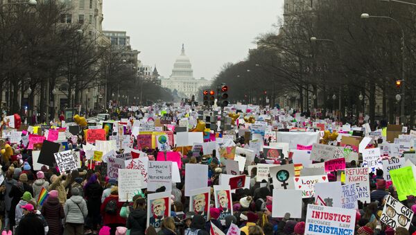 Женски марш против Трампа у Вашингтону - Sputnik Србија