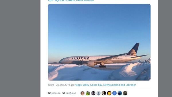 Летелица заробљена у снегу - Sputnik Србија