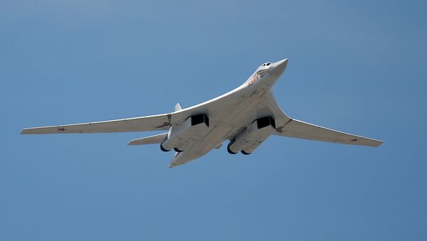Strateški bombarder nosač raketa Tu-160 - Sputnik Srbija