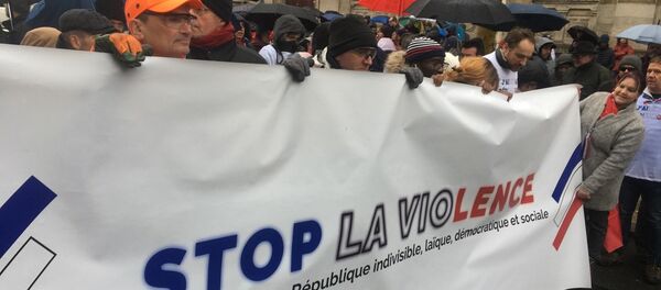 Première mobilisation nationale des Foulards rouges à Paris - Sputnik Србија
