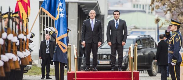 Рамуш Харадинај и Зоран Заев у Приштини 12. децембра 2017. - Sputnik Србија