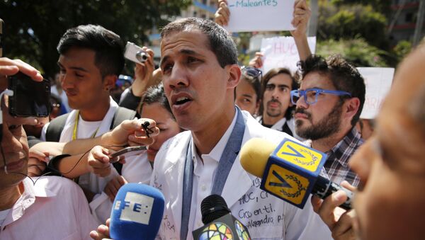 Лидер опозиције Венецуеле Хуан Гваидо даје изјаву за медије - Sputnik Србија