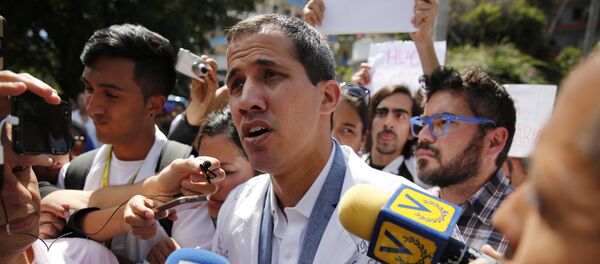 Лидер опозиције Венецуеле Хуан Гваидо даје изјаву за медије - Sputnik Србија