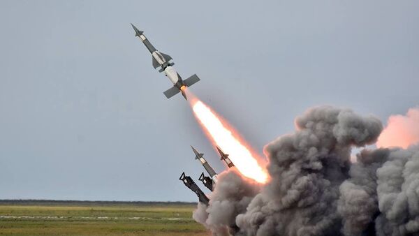 Lansiranje raketa na vojnim vežbama kopnenih snaga Ukrajine - Sputnik Srbija