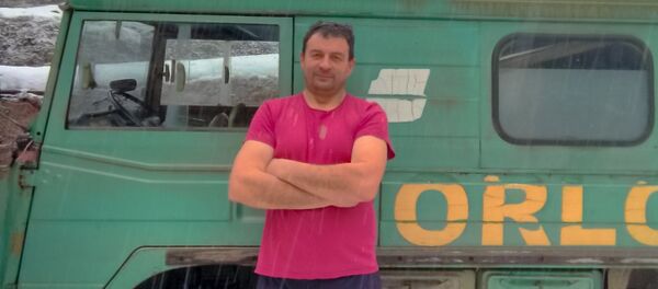 Мирољуб Мића Будић, председник МЗ Црна Трава и возач Хитне помоћи. - Sputnik Србија