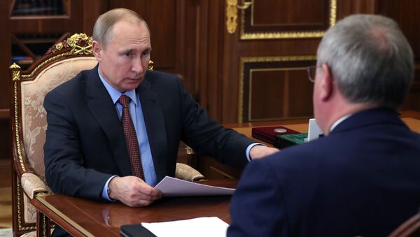 Vladimir Putin i Dmitrij Rogozin - Sputnik Srbija