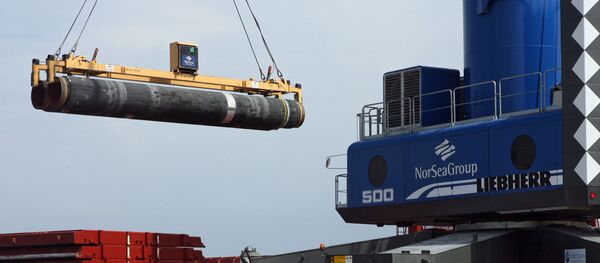 Достављање цеви у луци Визби на острву Готланд за постављање гасовода по дну Балтичког мора у оквиру реализације пројекта Северни ток - Sputnik Србија