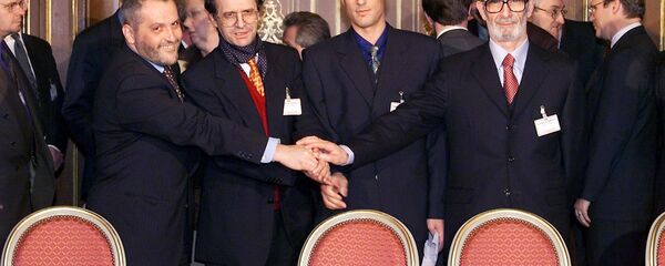 Делегација косовских Албанаца на конференцији у Рамбујеу Ветон Сурој, Ибрахим Ругова, Хашим Тачи и Реџеп Ћосја. - Sputnik Србија