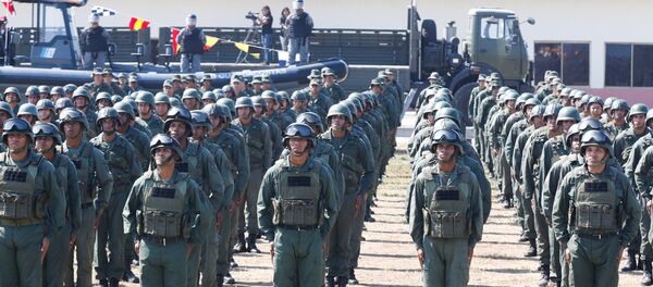 Pripadnici vojske Venecuele na vojnoj vežbi u Puerto Kabelju Pripadnici vojske Venecuele na vojnoj vežbi u Puerto Kabelju - Sputnik Srbija