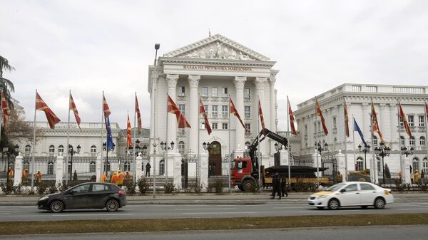 Уклањање ограде испред зграде Владе Македоније у Скопљу - Sputnik Србија
