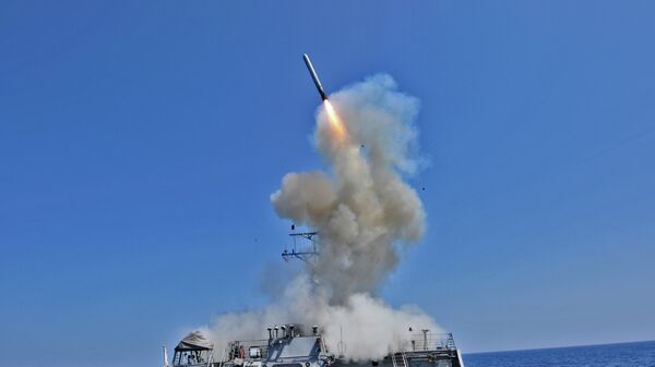 Лансирање крстареће ракете томахавк са америчког разарача Бери - Sputnik Србија