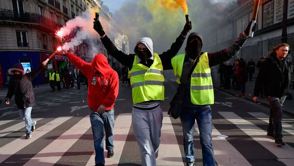 Протест жутих прслука у Паризу - Sputnik Србија
