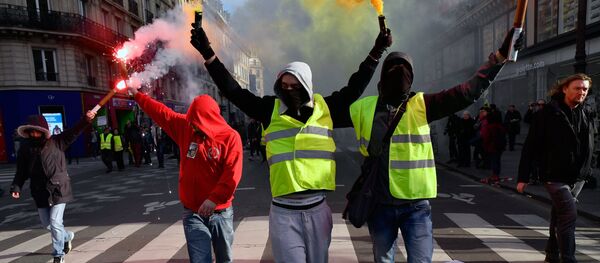 Протест жутих прслука у Паризу - Sputnik Србија