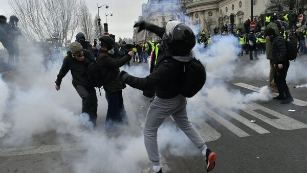 Протести Жутих прслука у Паризу - Sputnik Србија