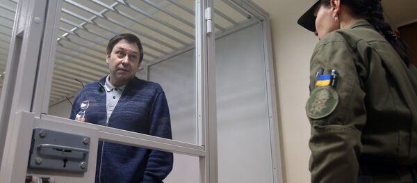 Уредник портала РИА Новости Украјина Кирил Вишински у Херсонском суду Уредник портала РИА Новости Украјина Кирил Вишински у Херсонском суду - Sputnik Србија