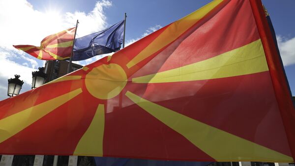 Podizanje zastave NATO u Skoplju - Sputnik Srbija