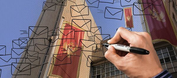 Сликање по стаклу - илустрација Сликање по стаклу - илустрација - Sputnik Србија