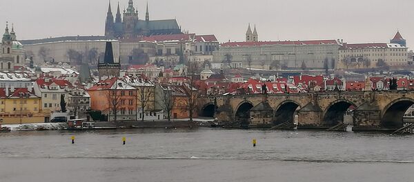 Pogled na praški stari grad, Hradčane i Karlov most - Sputnik Srbija
