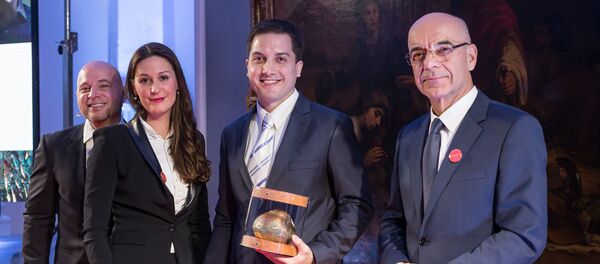 Dr Marko Banović dobio je nagradu za najbolji rad iz oblasti kardiologije u centralnoj i jugoistočnoj Evropi 2015. godine. Dr Marko Banović dobio je nagradu za najbolji rad iz oblasti kardiologije u centralnoj i jugoistočnoj Evropi 2015. godine. - Sputnik Srbija