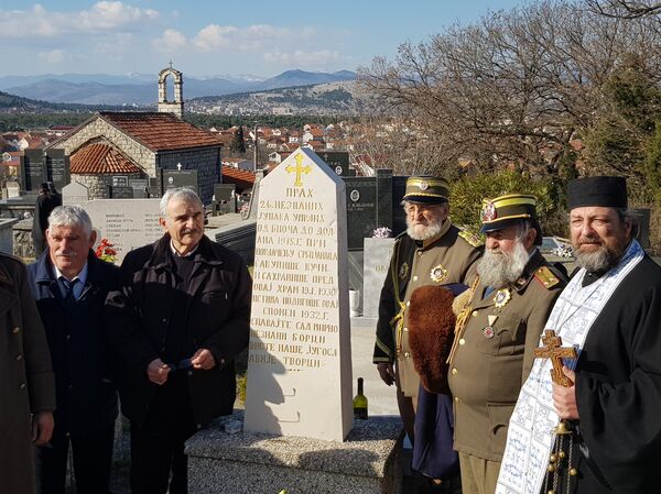 Полагање венаца незнаним српским јунацима у Дољанима - Sputnik Србија