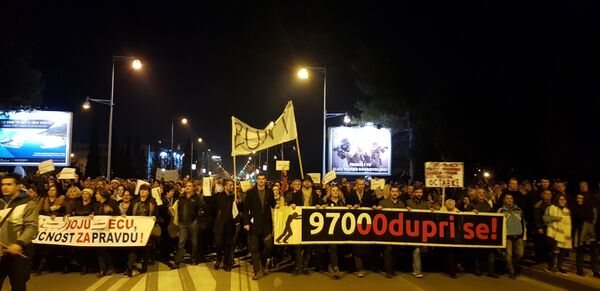 Građanski protest u Podgorici pod sloganom “97.000 odupri se”. - Sputnik Srbija