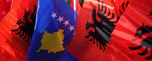 Zastave Albanije i Kosova - Sputnik Srbija