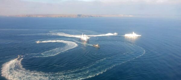 Два мала оклопна артиљеријска чамца и тегљач украјинске морнарице пресекла су руску границу у Керчком мореузу Два мала оклопна артиљеријска чамца и тегљач украјинске морнарице пресекла су руску границу у Керчком мореузу - Sputnik Србија