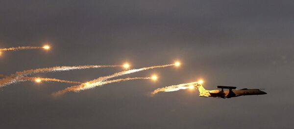 Тренутак обарања индијског авиона изнад Кашмира (видео) - Sputnik Србија