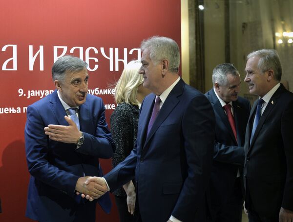 Председник Националног савета за сарадњу са Русијом и Кином Томислав Николић долази на пријем Председник Националног савета за сарадњу са Русијом и Кином Томислав Николић долази на пријем - Sputnik Србија