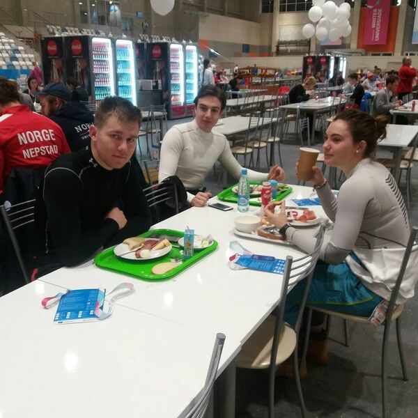 Спортисти ручак користе и да мало проћаскају - Sputnik Србија