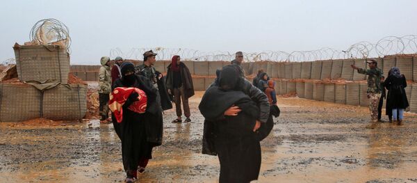 Sirijske izbeglice u kampu Rukban - Sputnik Srbija