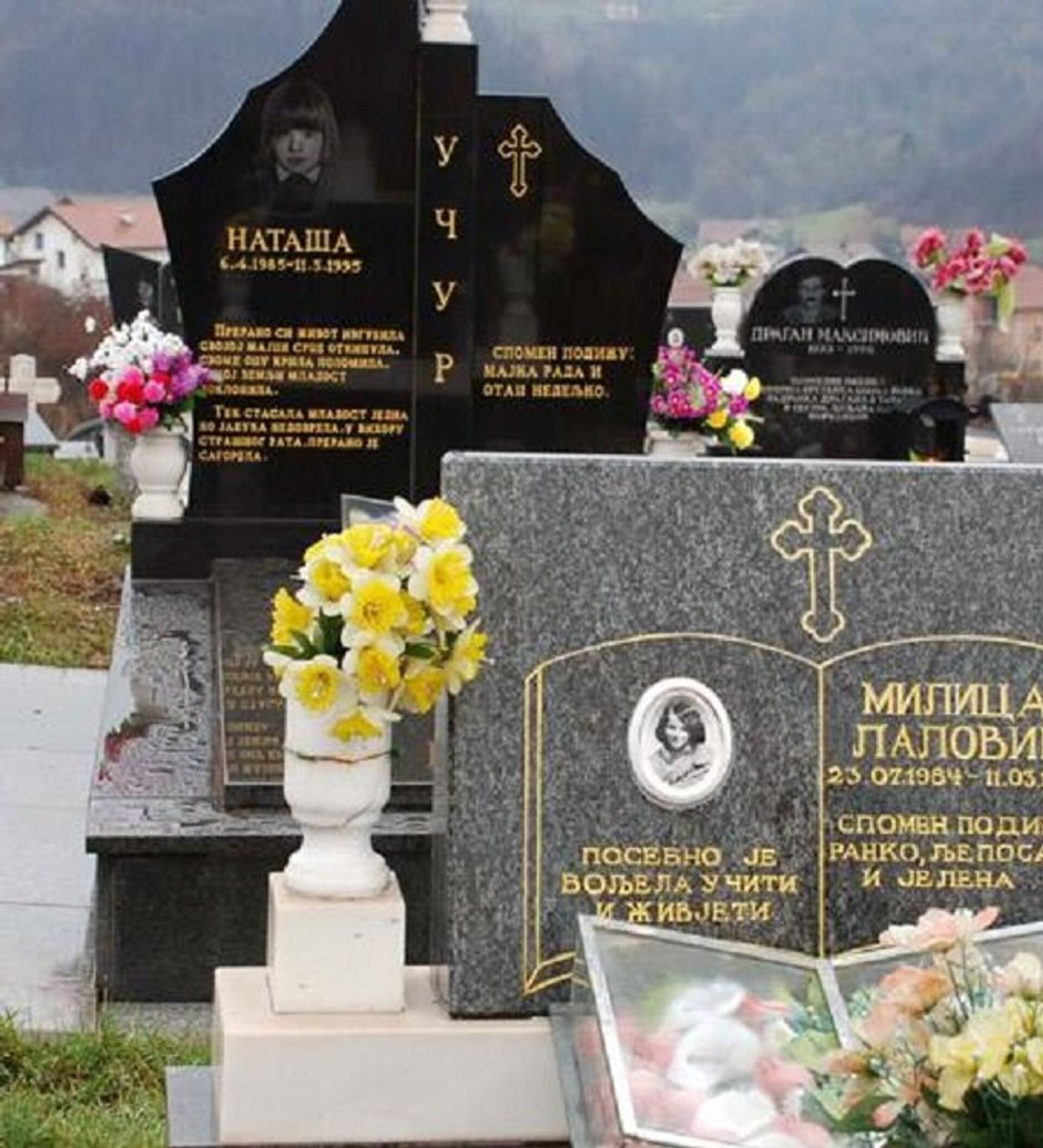 Pade prvo jedna, pa druga: Milica i Nataša, simboli stradanja srpske dece u  Sarajevu - 10.03.2019, Sputnik Srbija