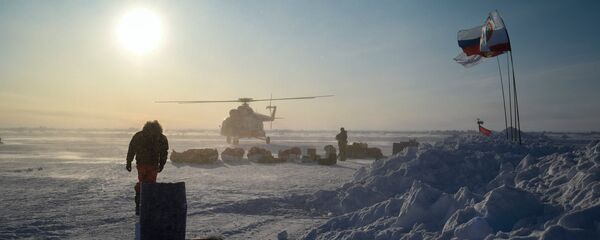 Пловећи камп Барнео у подручју Северног пола Пловећи камп Барнео у подручју Северног пола - Sputnik Србија