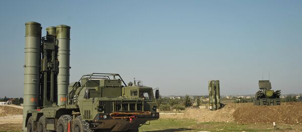 Лансирни противракетни систем С-400 - Sputnik Србија