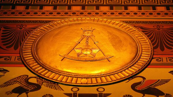 Знак масона на поду седишта масонске ложе - Sputnik Србија