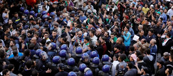 Протести у Алжиру - Sputnik Србија