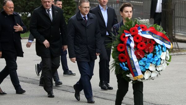 Premijerka Srbije Ana Brnabić polaže venac povodom obeležavanja godišnjice ubistva Đinđića - Sputnik Srbija