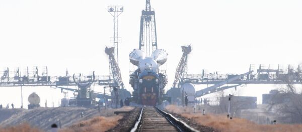 Prevoz rakete-nosača Sojuz FG na lansirnu rampu kosmodroma Bajkonur - Sputnik Srbija