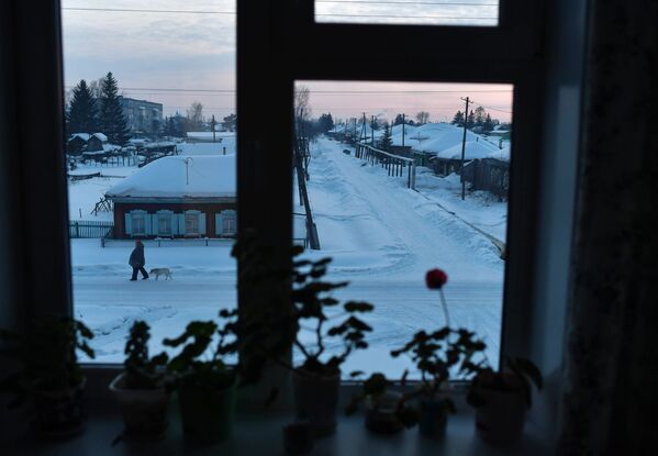 Snežna bajka: Kakav je život u udaljenom sibirskom selu - Sputnik Srbija