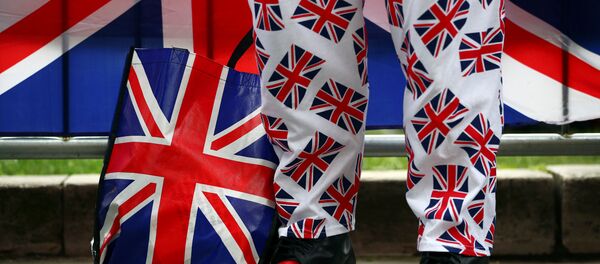 Заставе Велике Британије на гардероби становника Лондона - Sputnik Србија