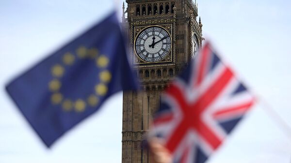 Заставе ЕУ и Велике Британије испред Биг Бена у Лондону - Sputnik Србија