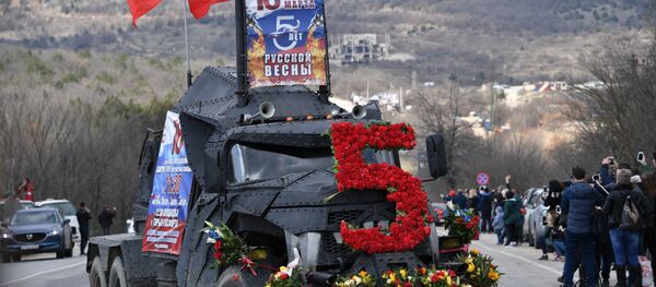 Ауто-парада мото-клуба Ноћни вукови на обележавању годишњице уједињења Крима са Русијом - Sputnik Србија