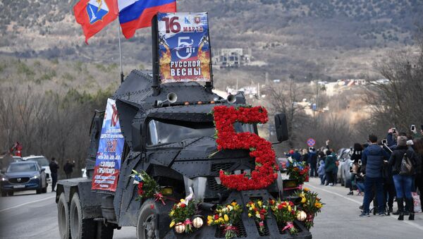 Auto-parada moto-kluba Noćni vukovi na obeležavanju godišnjice ujedinjenja Krima sa Rusijom - Sputnik Srbija