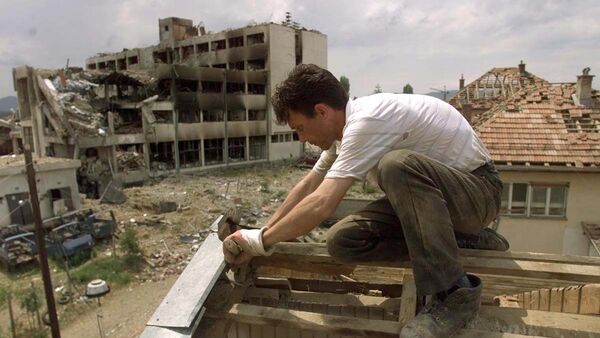 Posledice bombadrovanja 1999. godine u Đakovici, gradu na Kosovo i Metohiji - Sputnik Srbija