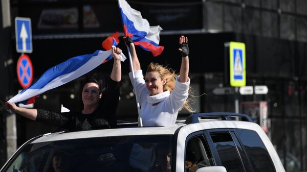 Učesnici moto-parade u čast godišnjice krimskog referenduma u Simferopolju - Sputnik Srbija